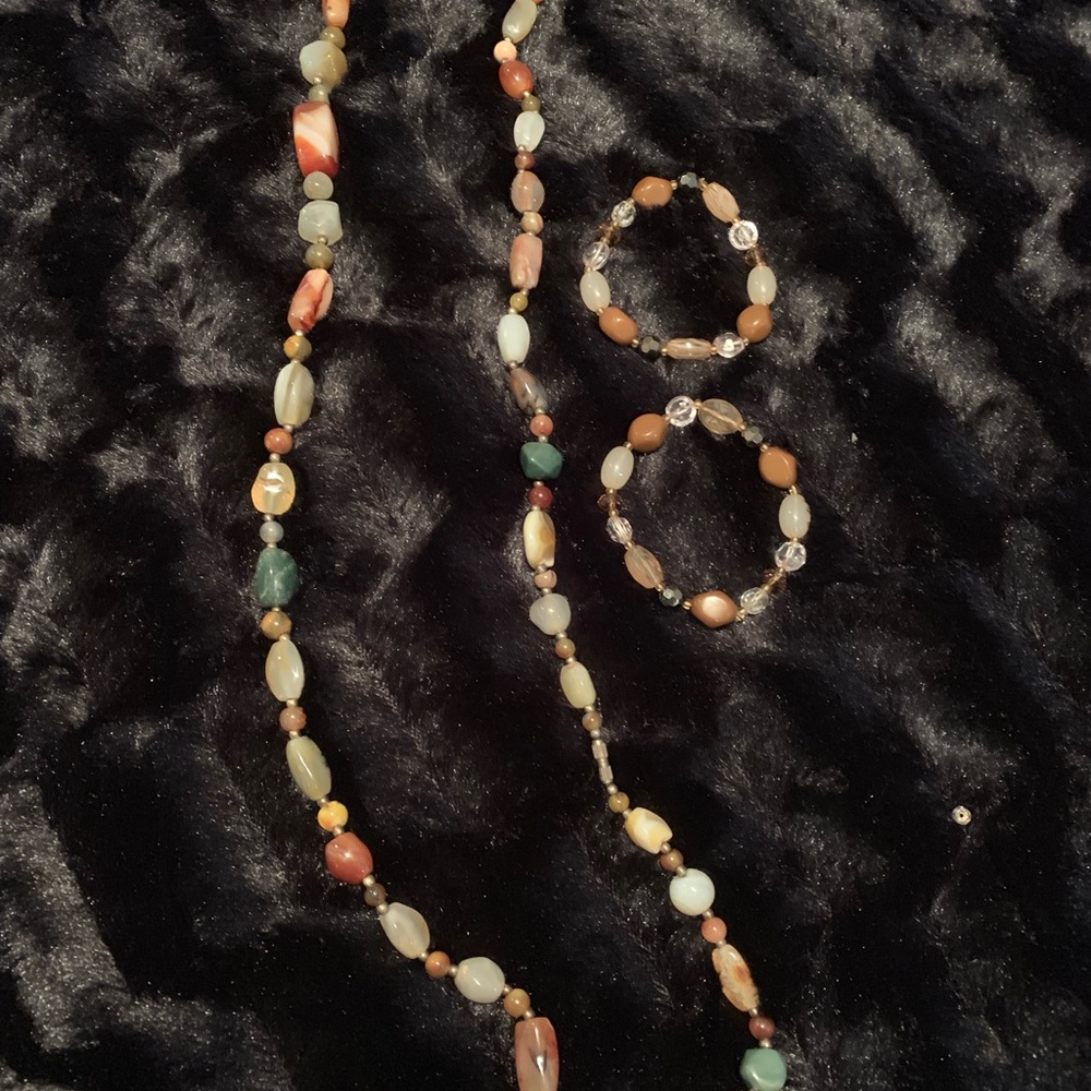 Beaded necklace and 2 bracelets set